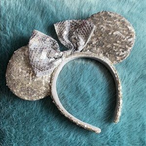 Disney Silver Sequined Minnie Mouse Ears